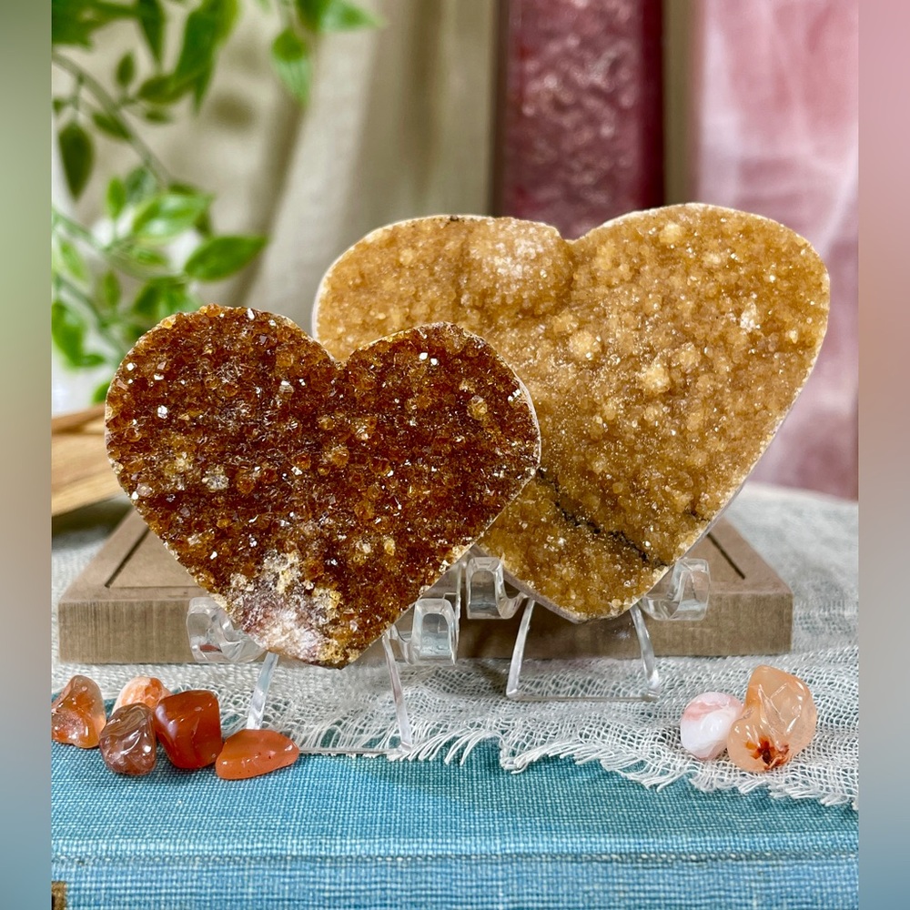 1288 2 Piece Set of Citrine Crystal Heart Carvings - Picture 6 of 9